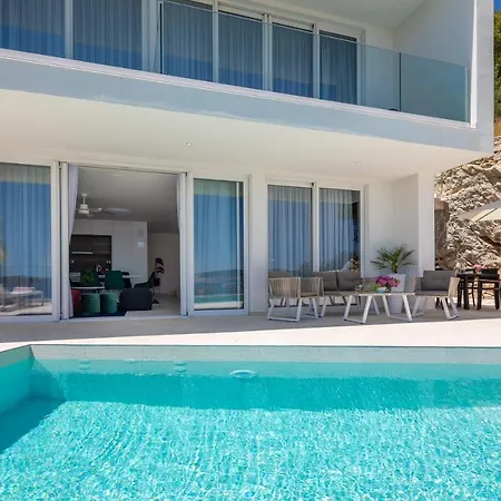 Adria View With Heated Pool Ii Трогір