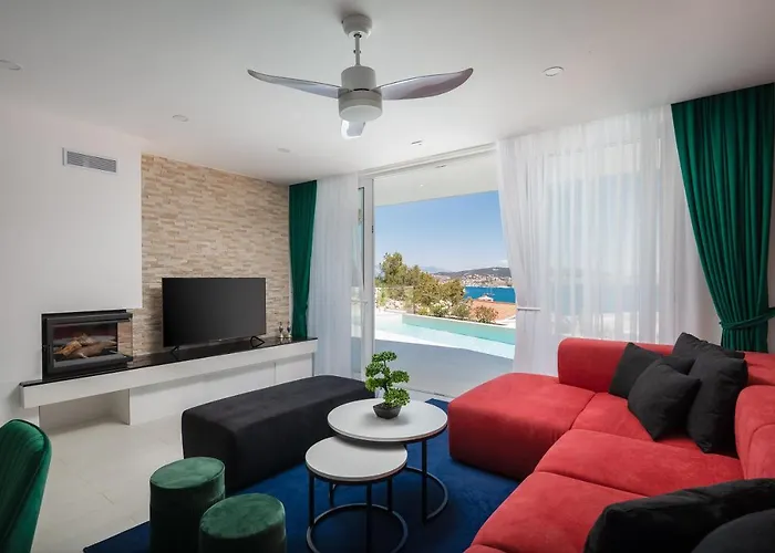 Adria View With Heated Pool Ii Трогір