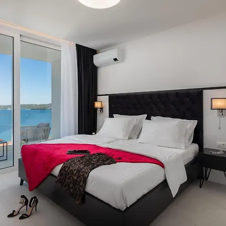 Adria View With Heated Pool Ii فيلة *