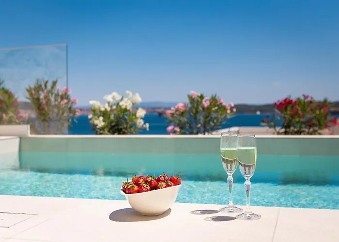 Adria View With Heated Pool Ii Vila