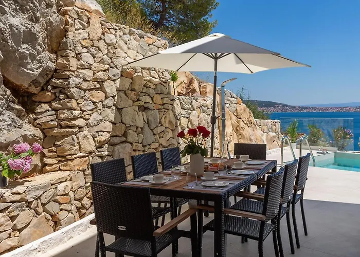 Adria View With Heated Pool Ii Vila Trogir